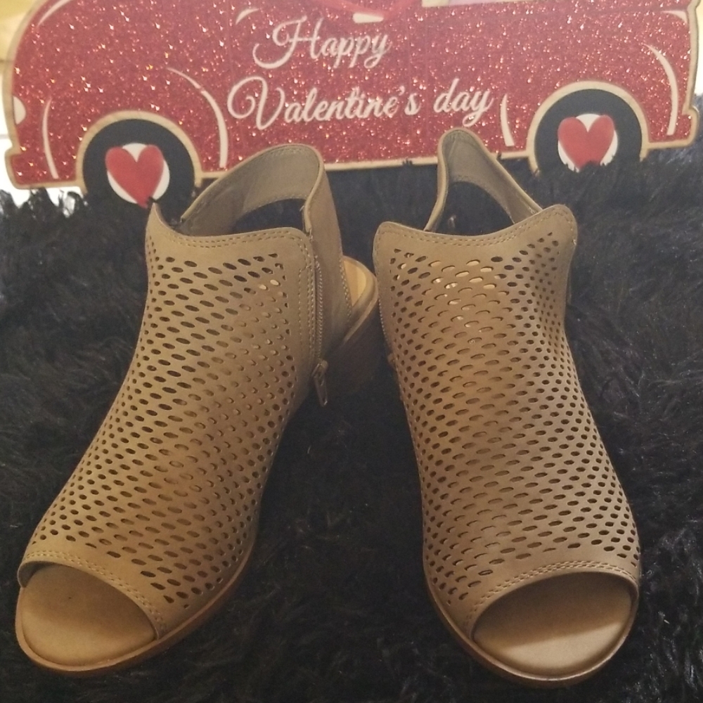 🌺🌻🌺Womens Slip on booties  🌺🌻🌺
